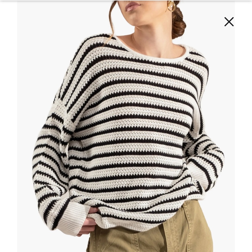 BLU PEPPER STRIPPED SWEATER KNIT!!! Super cute!! Great brand !! L